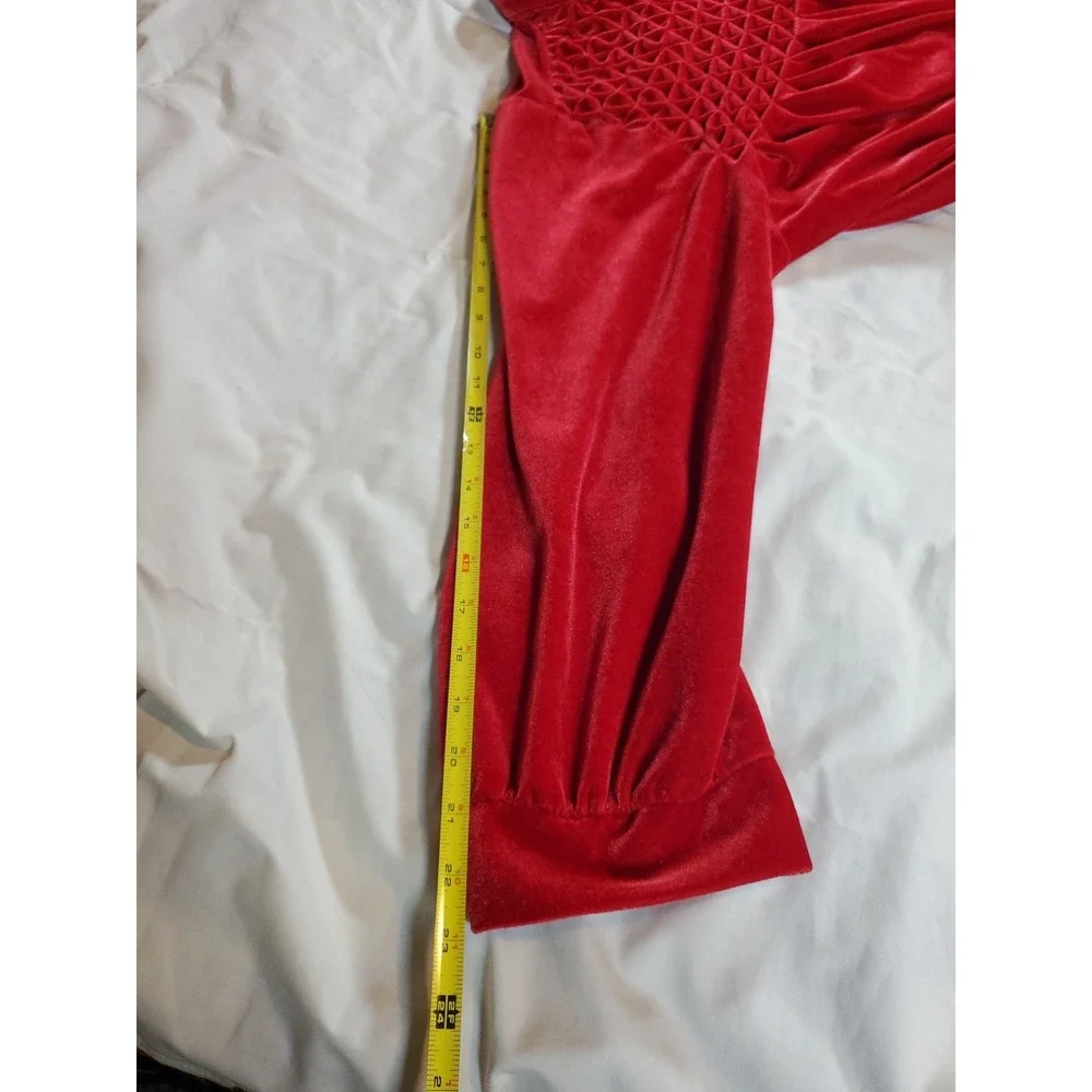 Only Necessities Red Long Robe 1X Velvet Cozy Lounge‎ Polyester VTG